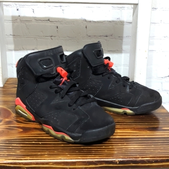 🏀🔥Nike Air Jordan 6 Retro Infrareds (6Y-8.5 in Women's) - Picture 1 of 5